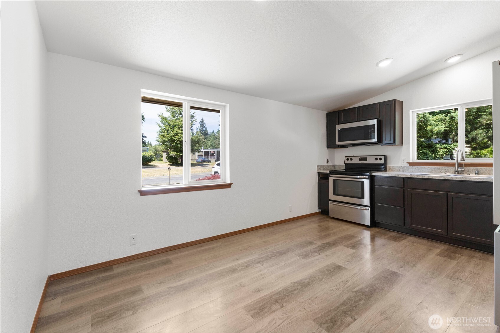 12407 Prairie Ridge Drive E