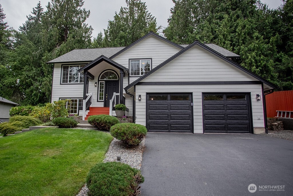 4925 NW Discovery Ridge Court