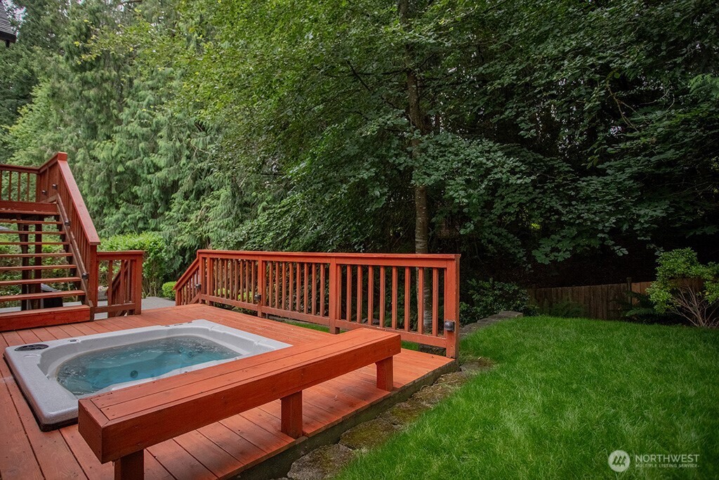 4925 NW Discovery Ridge Court