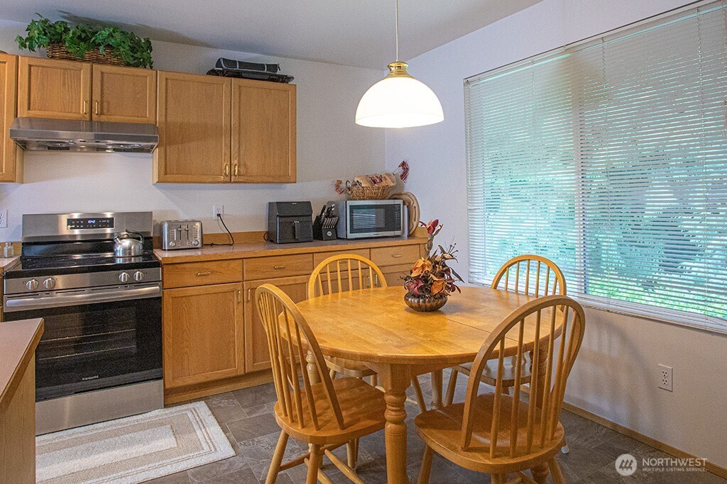4925 NW Discovery Ridge Court