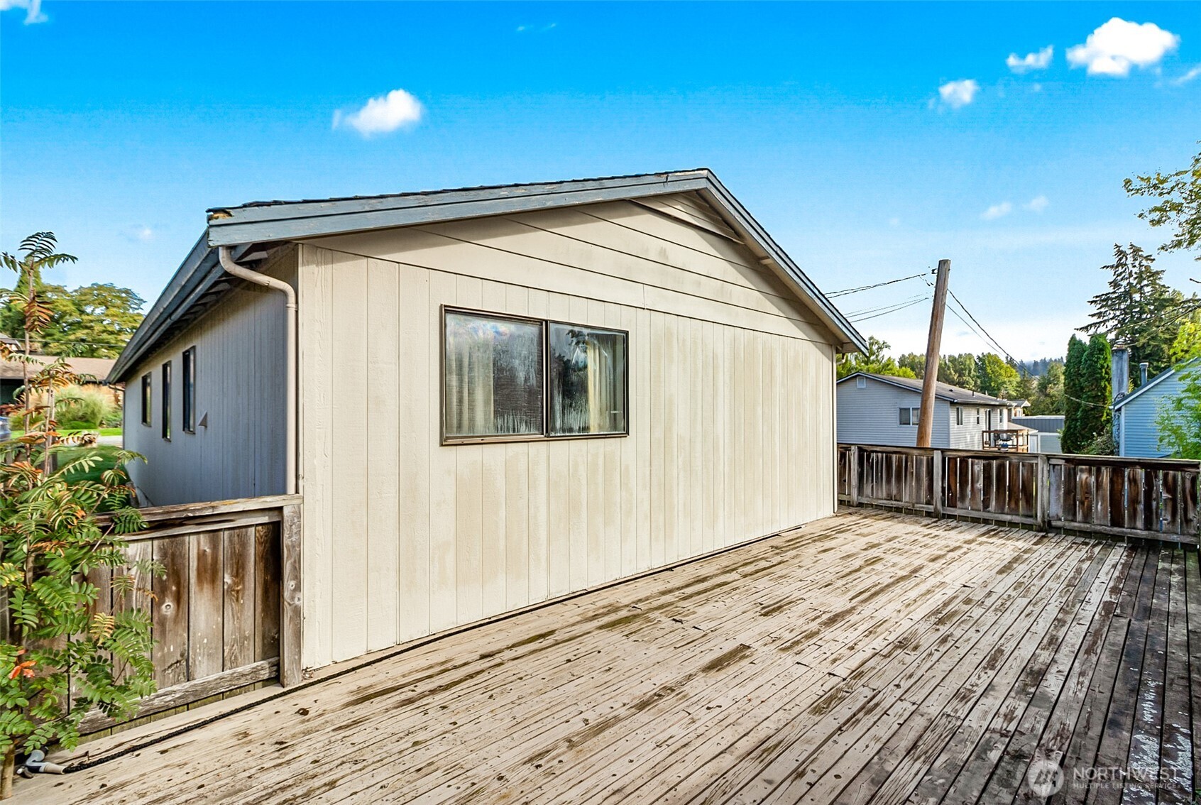 1200 Lenora Court