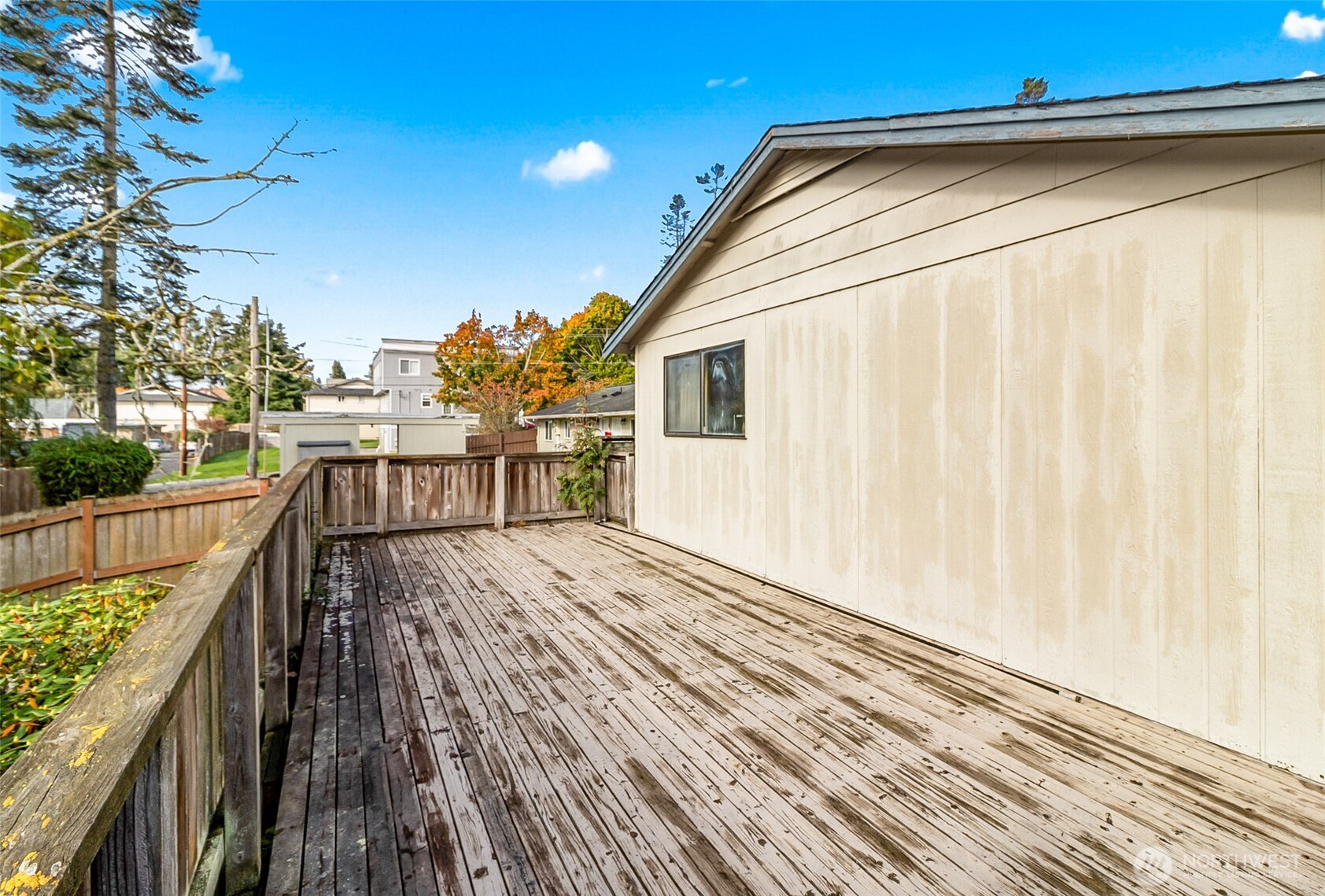 1200 Lenora Court