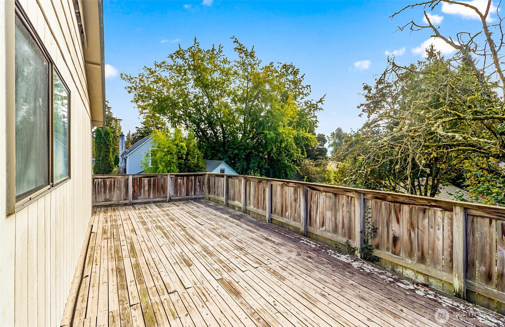 1200 Lenora Court