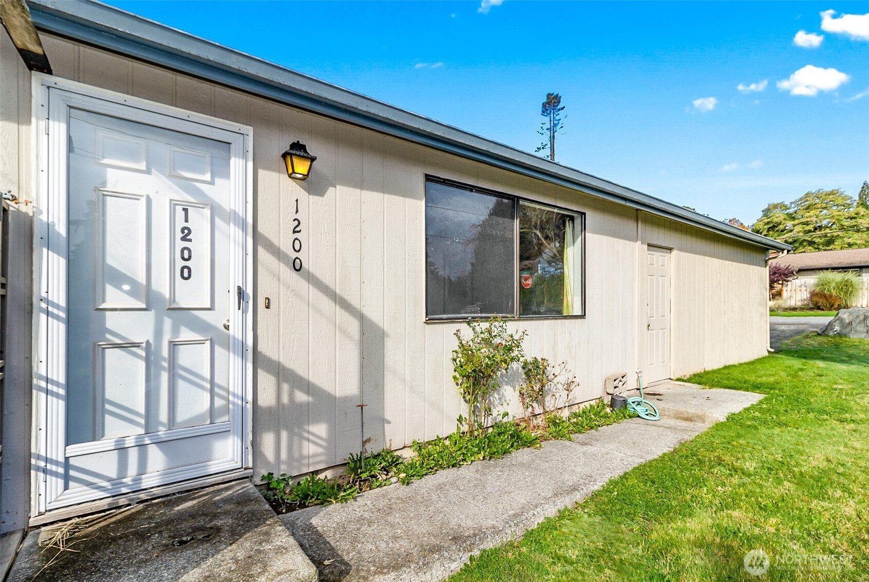 1200 Lenora Court