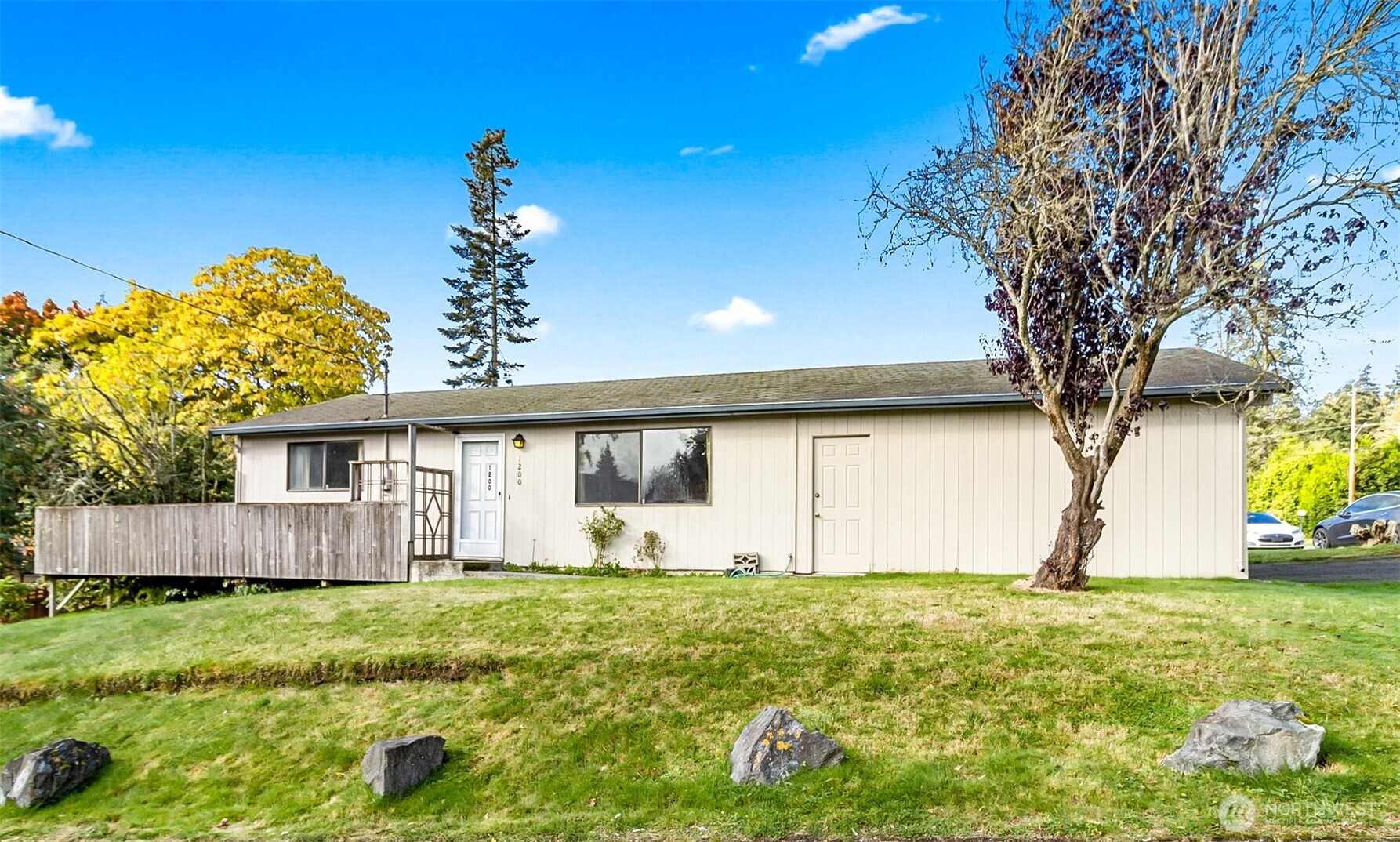 1200 Lenora Court