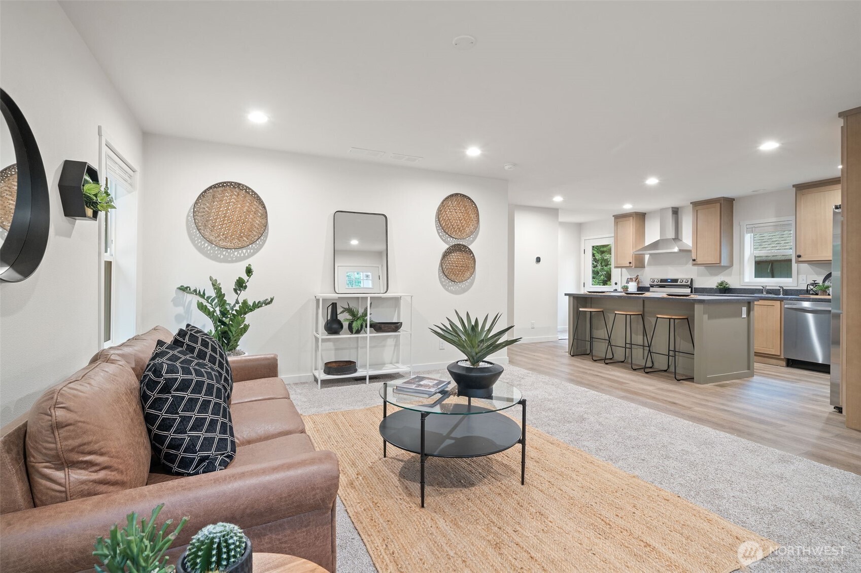 1121 E Lakeshore Drive
