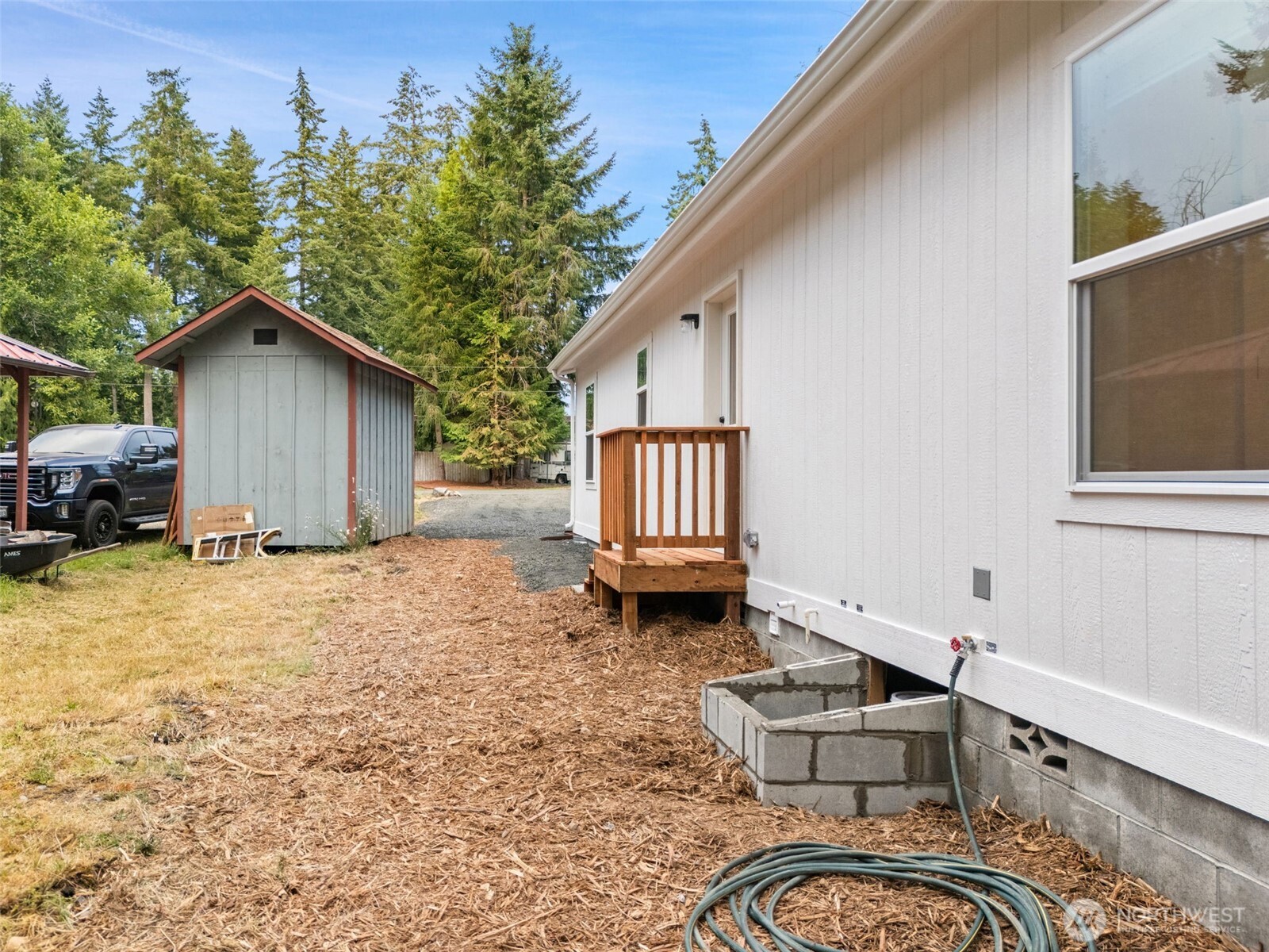 1121 E Lakeshore Drive