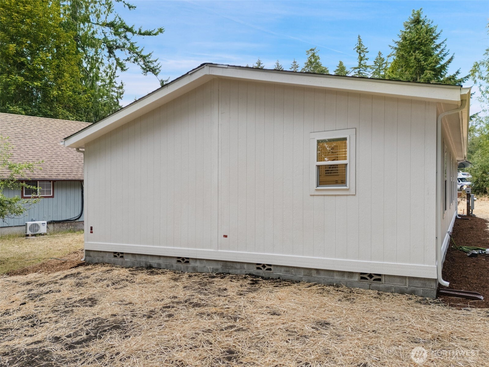 1121 E Lakeshore Drive