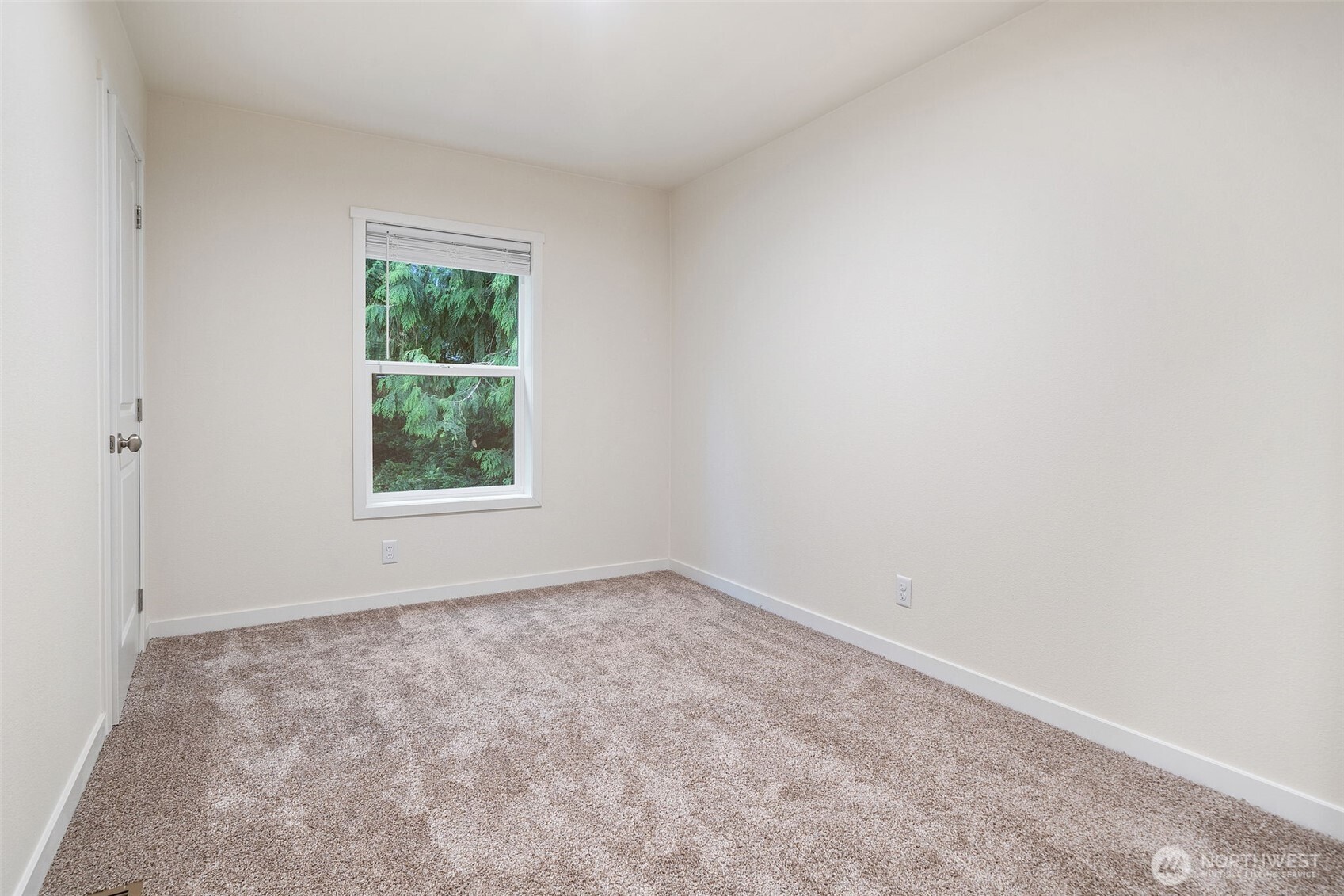 1121 E Lakeshore Drive