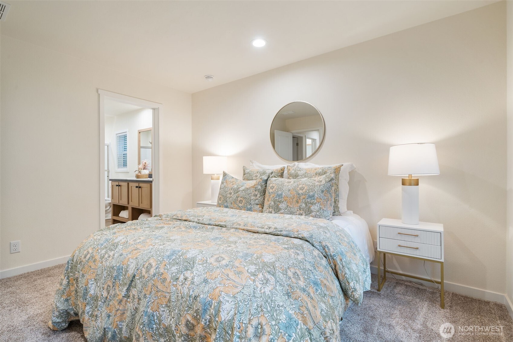1121 E Lakeshore Drive