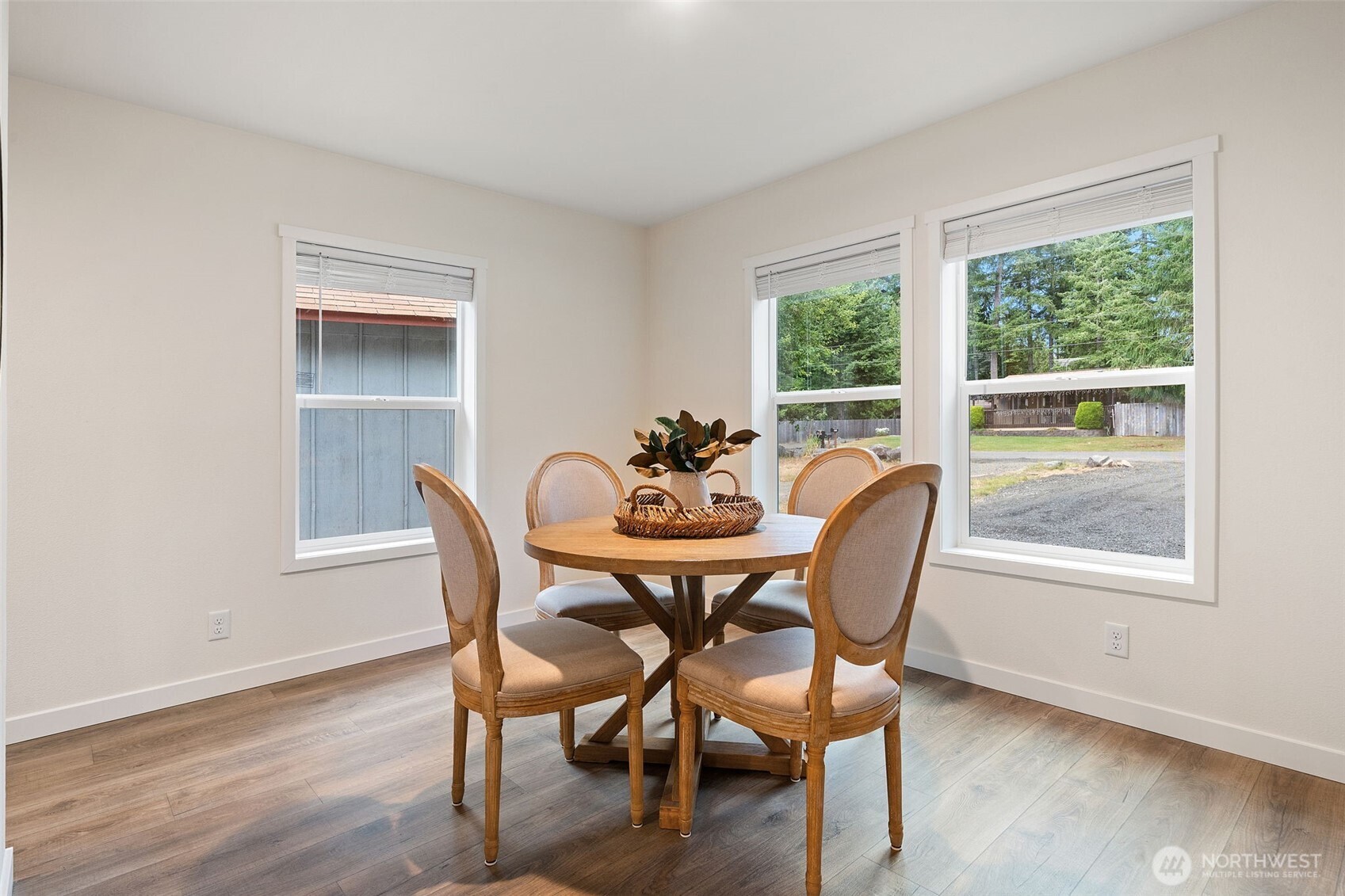 1121 E Lakeshore Drive