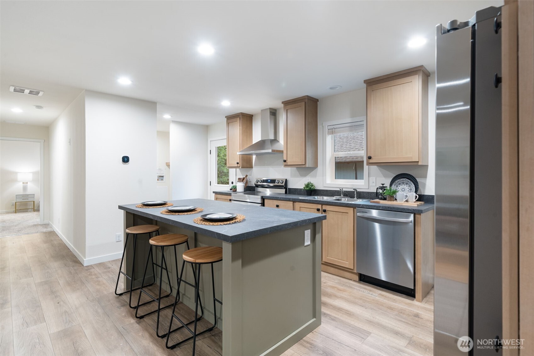 1121 E Lakeshore Drive