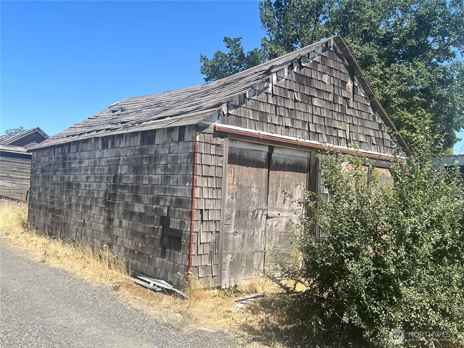 108 W Cherry Avenue
