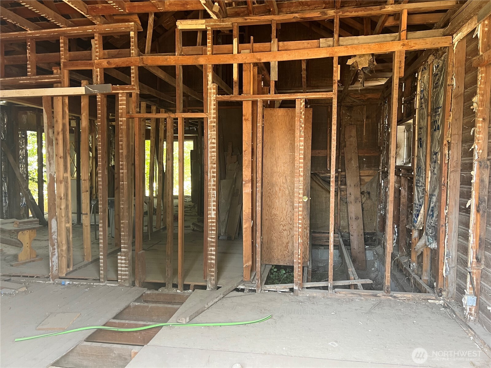 108 W Cherry Avenue