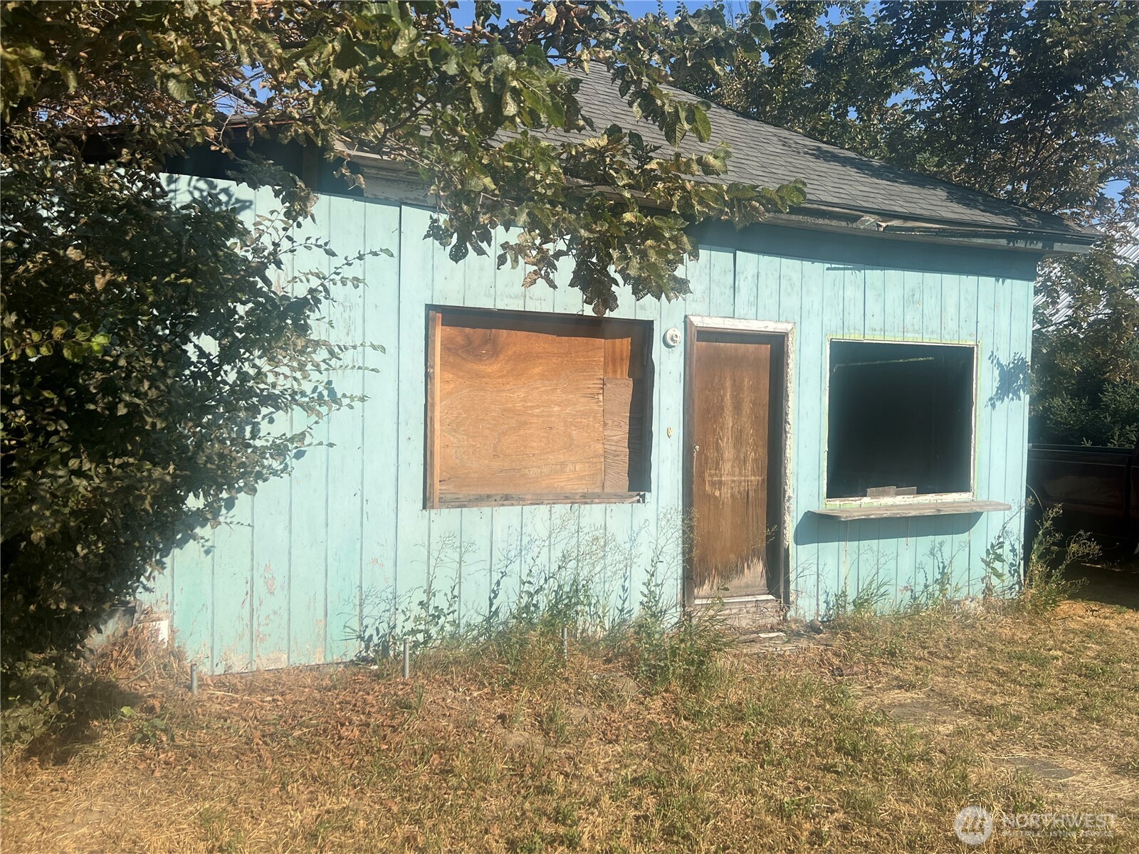 108 W Cherry Avenue