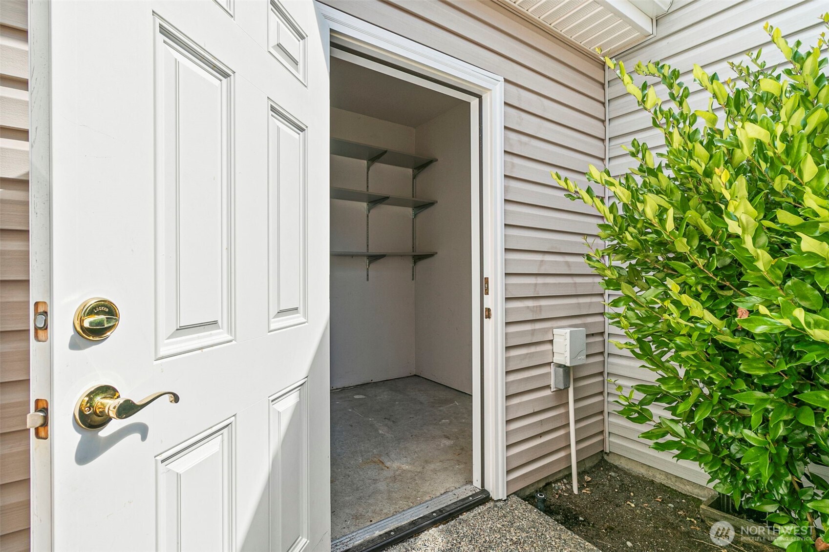6704 38th Street W