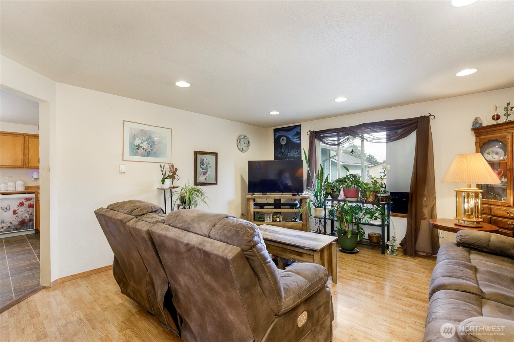 8715 69th Drive NE