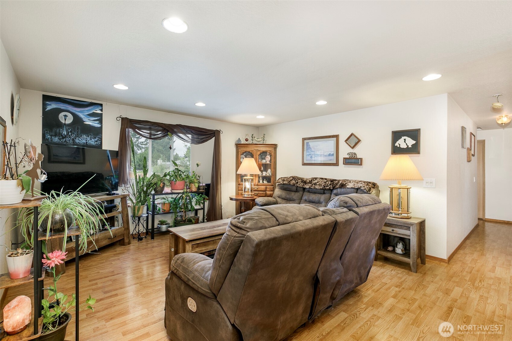 8715 69th Drive NE