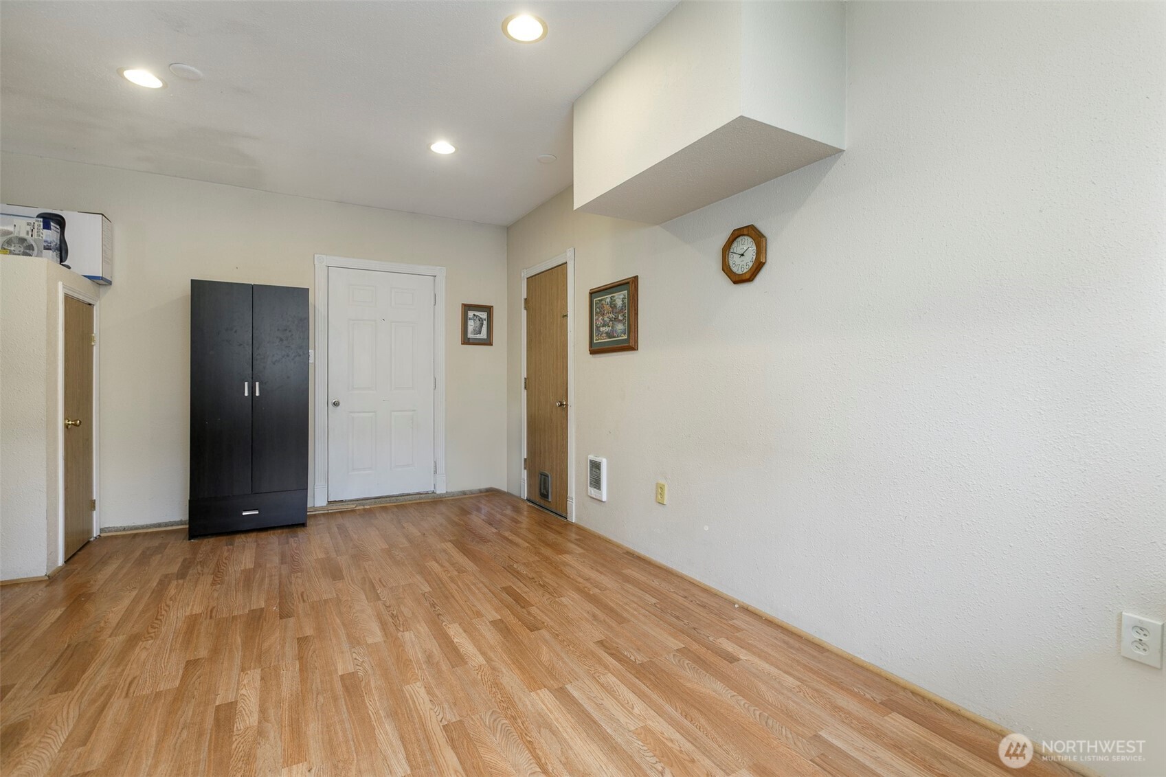 8715 69th Drive NE