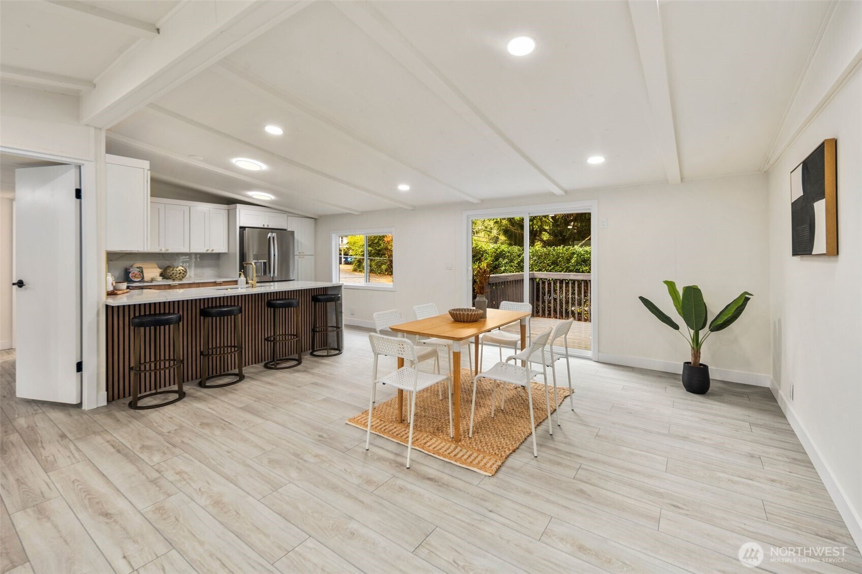 18020 4th Avenue S