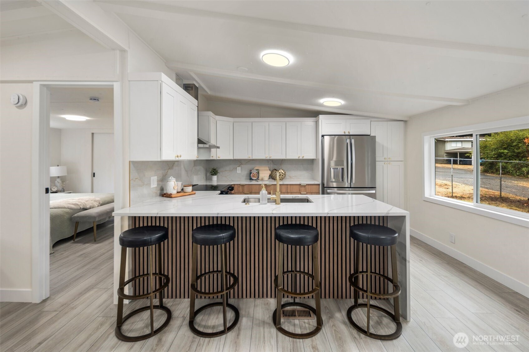 18020 4th Avenue S