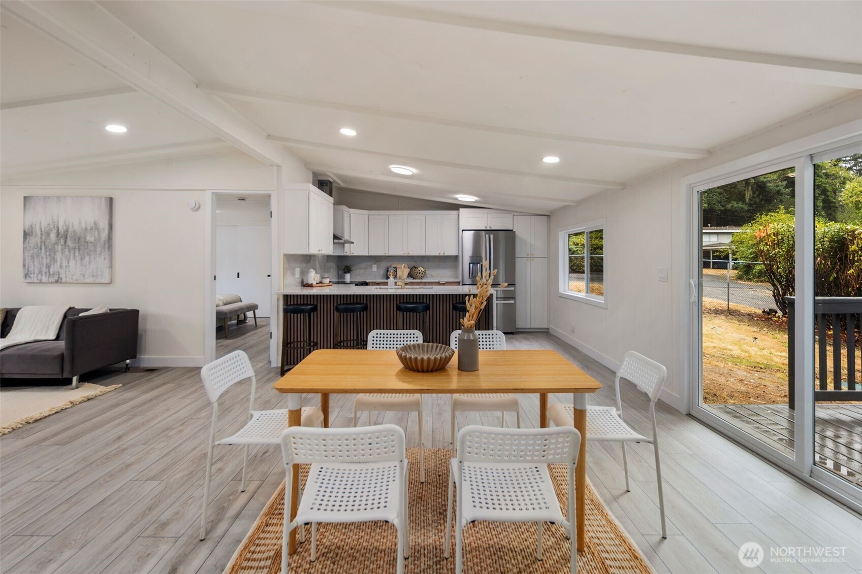 18020 4th Avenue S
