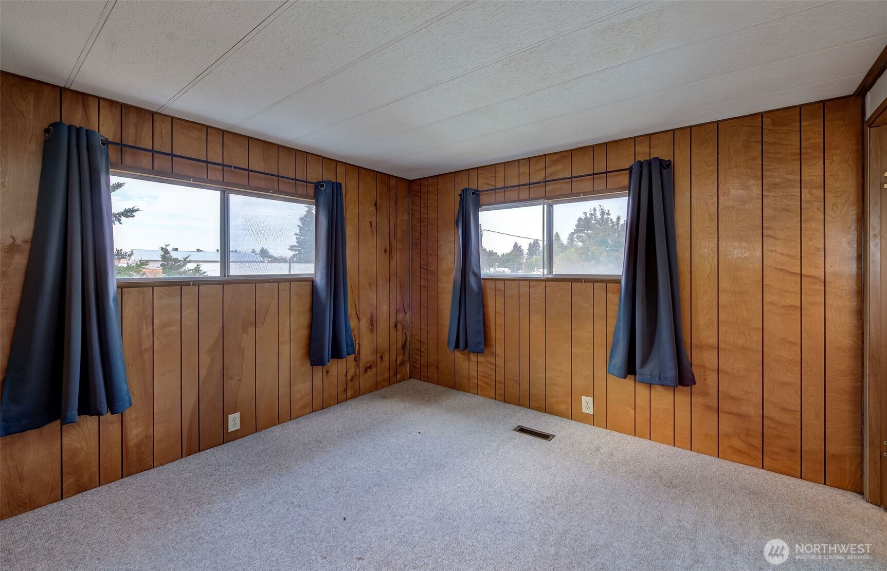 307 E Walnut Street