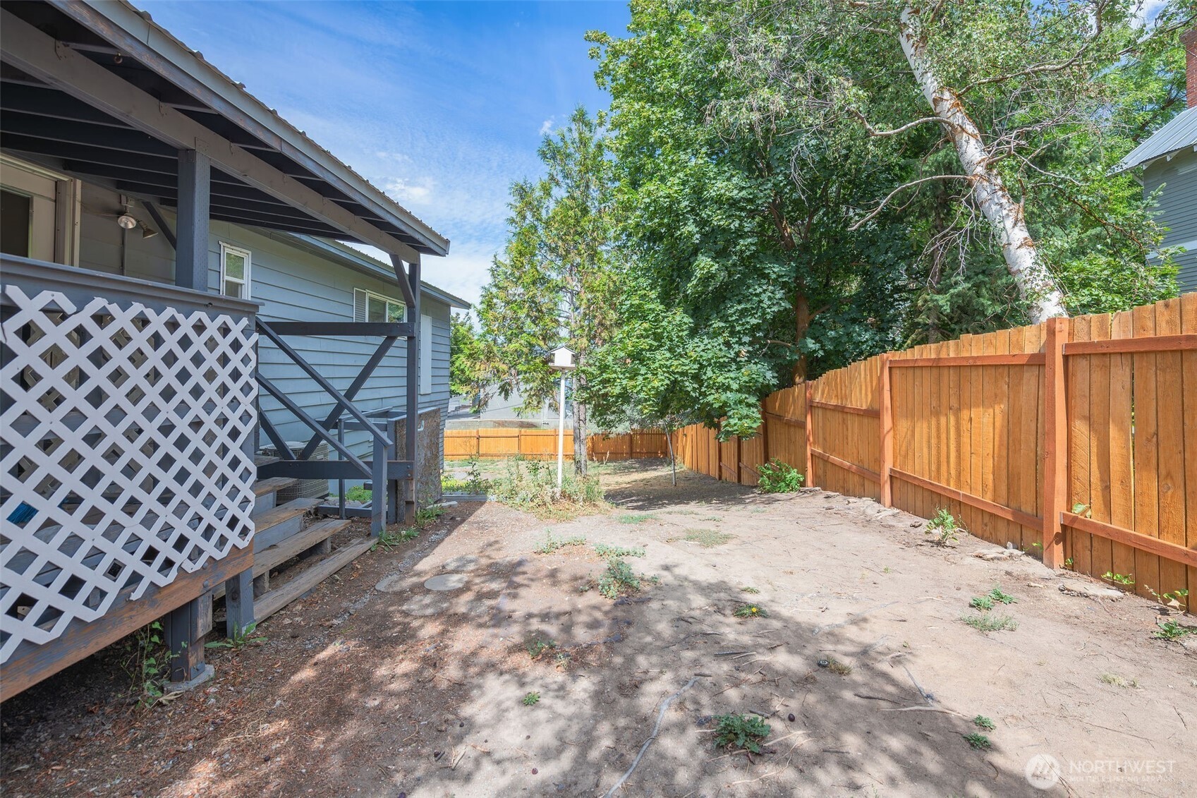 307 E Walnut Street