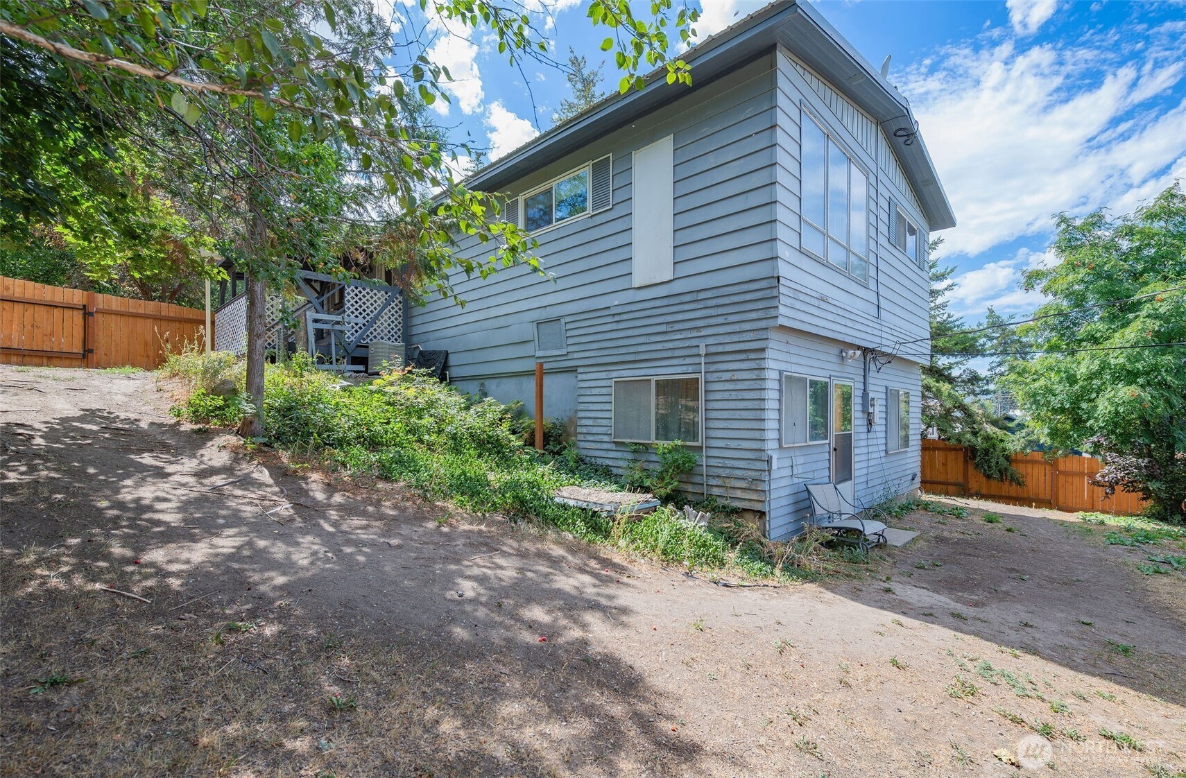 307 E Walnut Street
