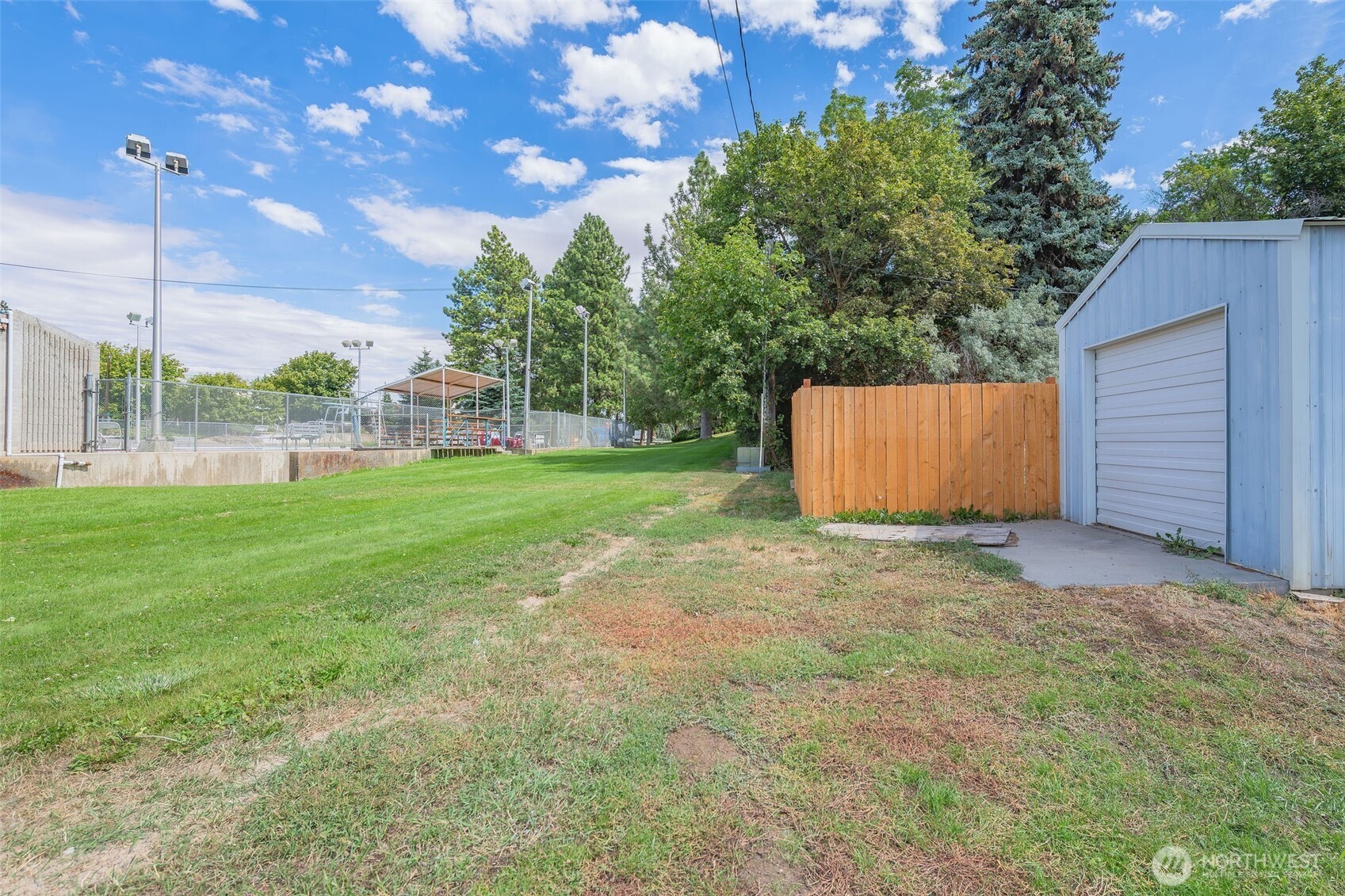 307 E Walnut Street