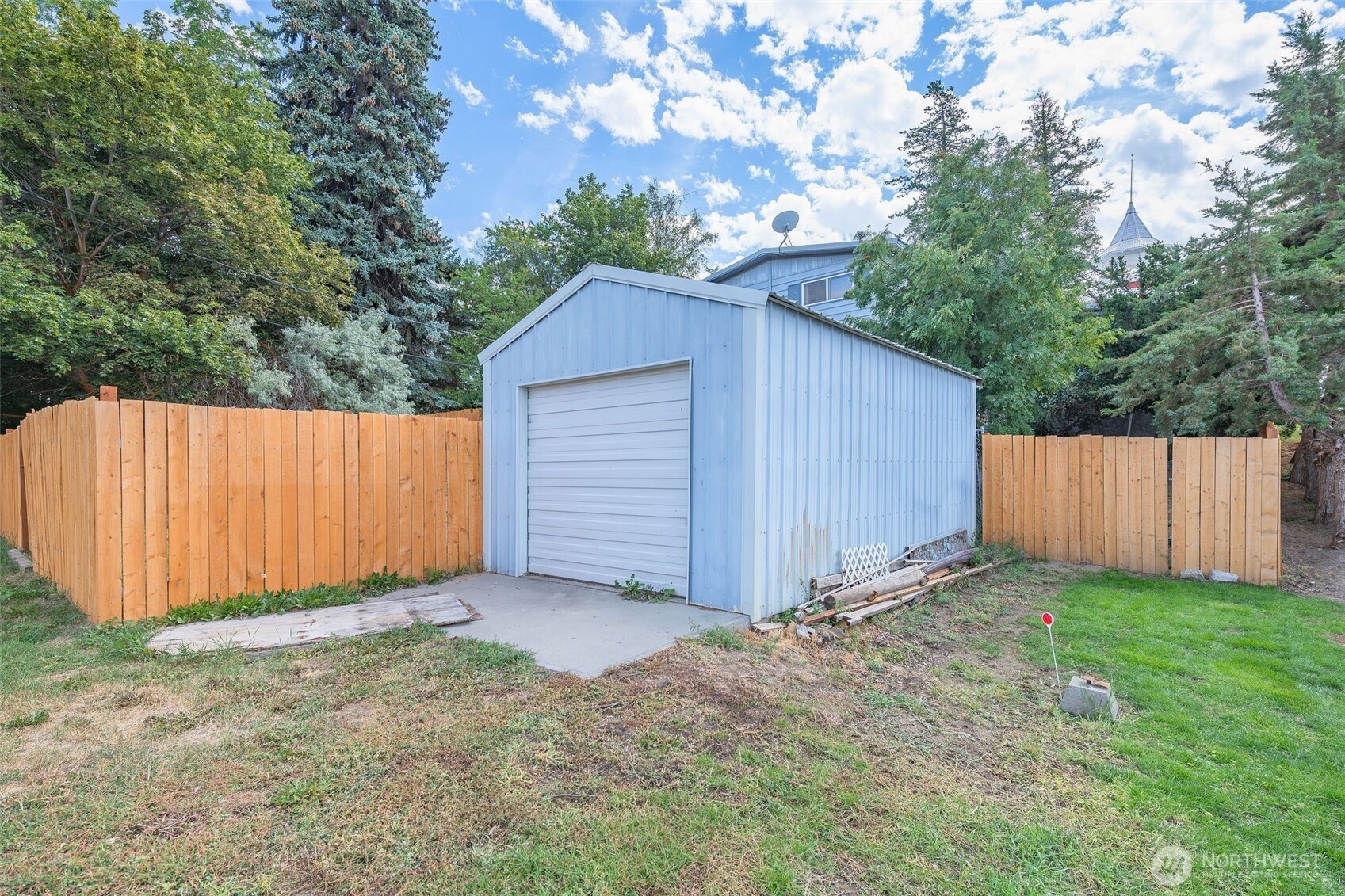 307 E Walnut Street