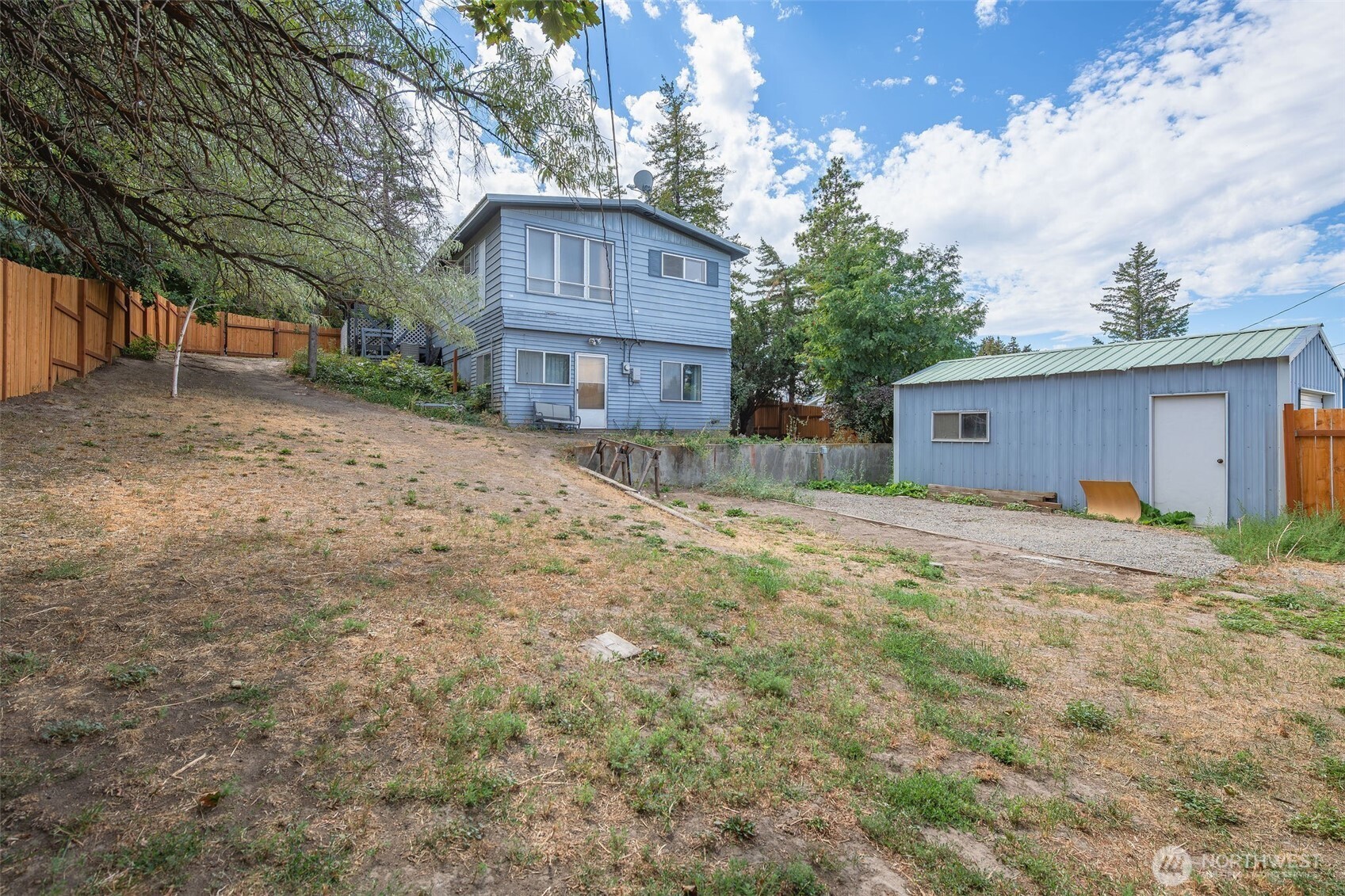 307 E Walnut Street