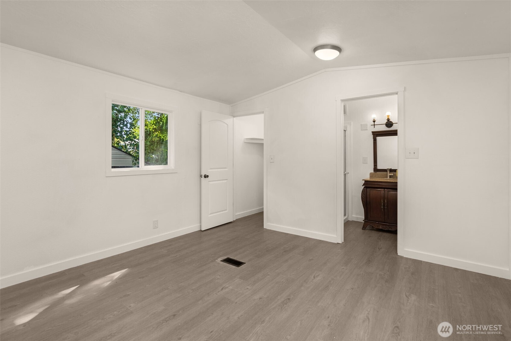 3225 M Street SE Unit: 131