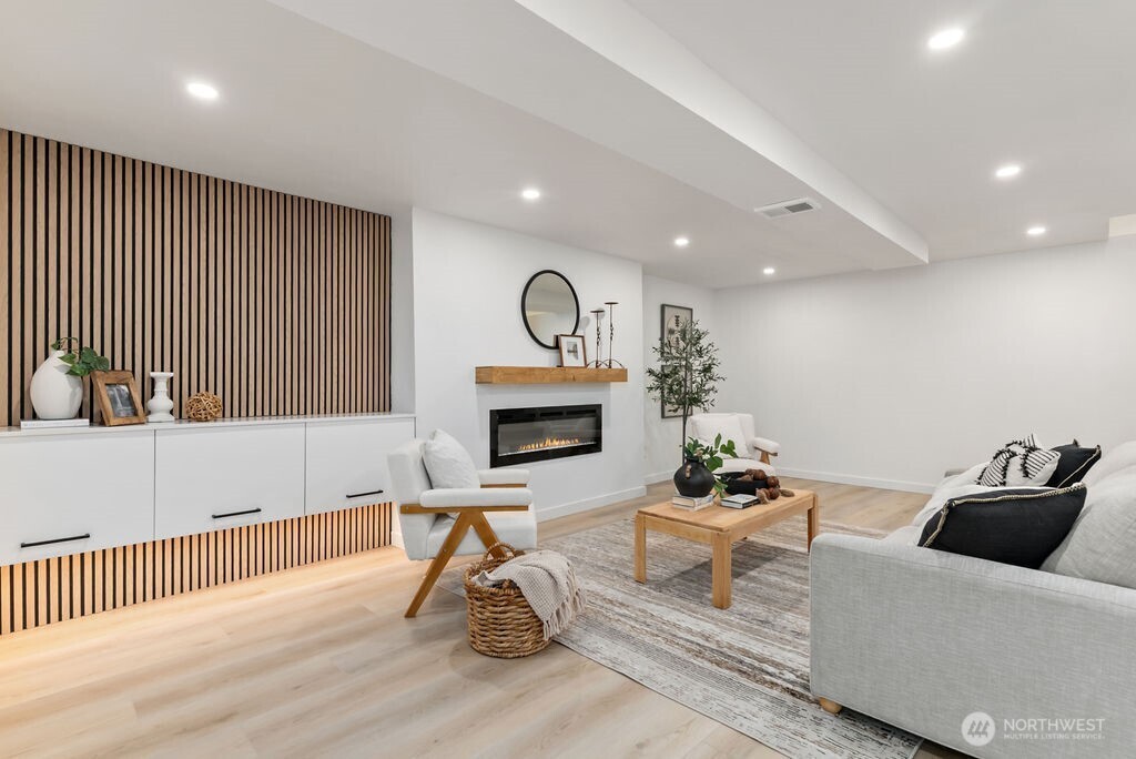 11008 Maury Lane SW