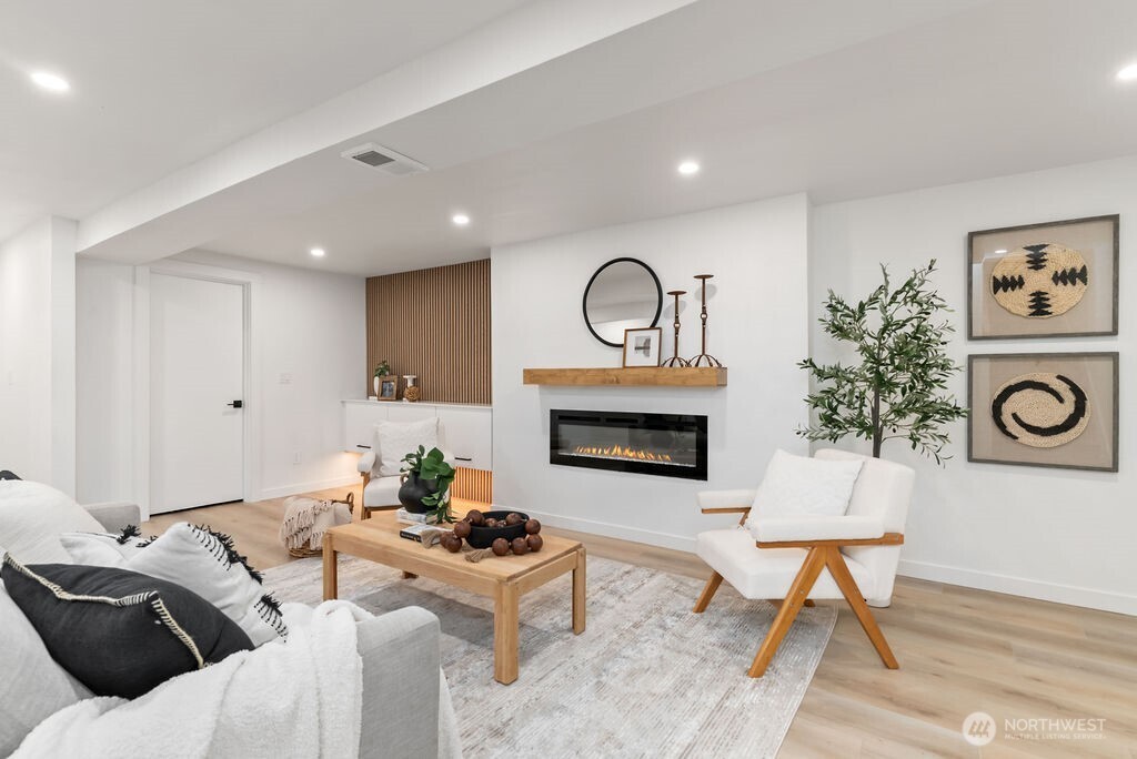 11008 Maury Lane SW