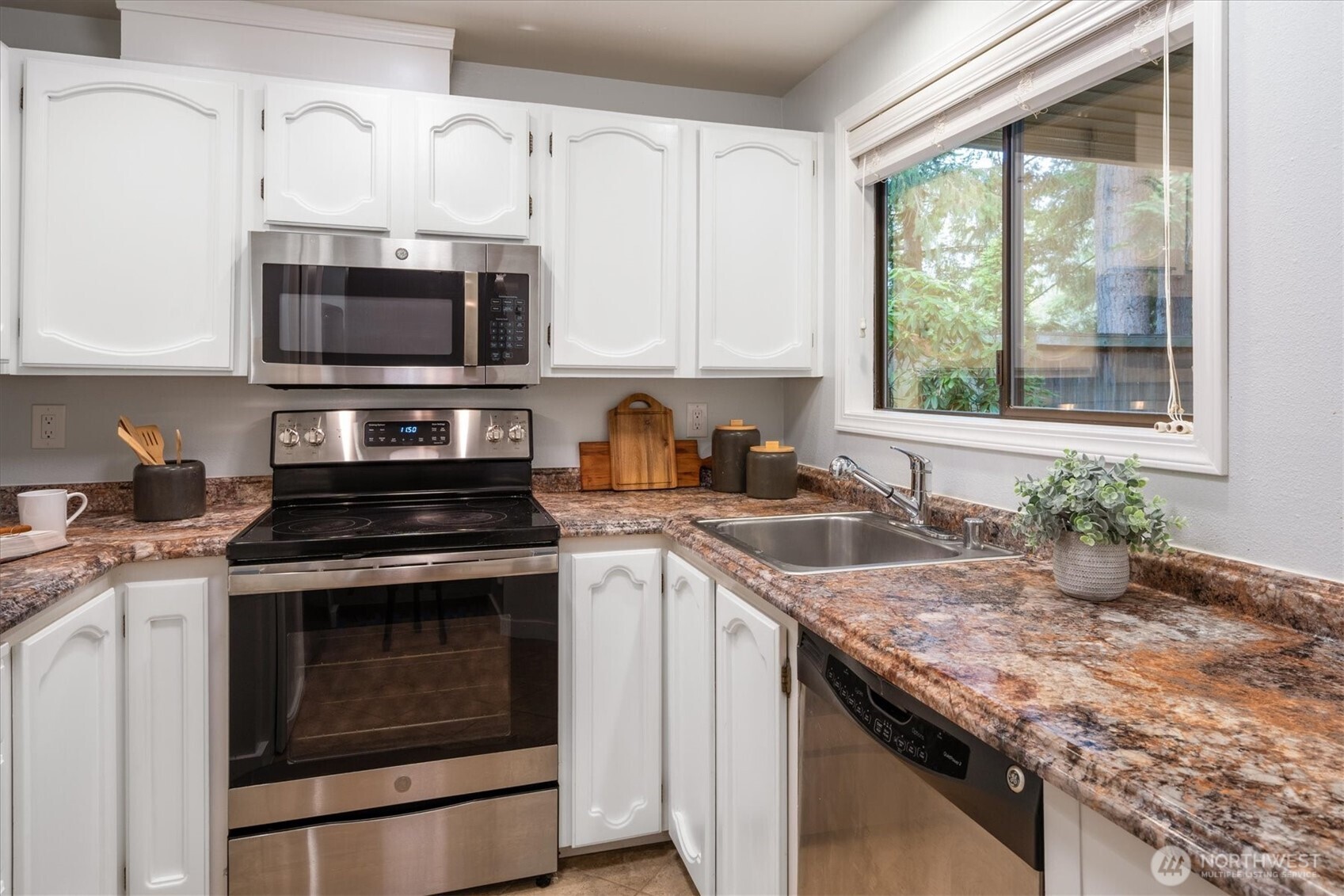 12221 100th Avenue NE Unit: 103