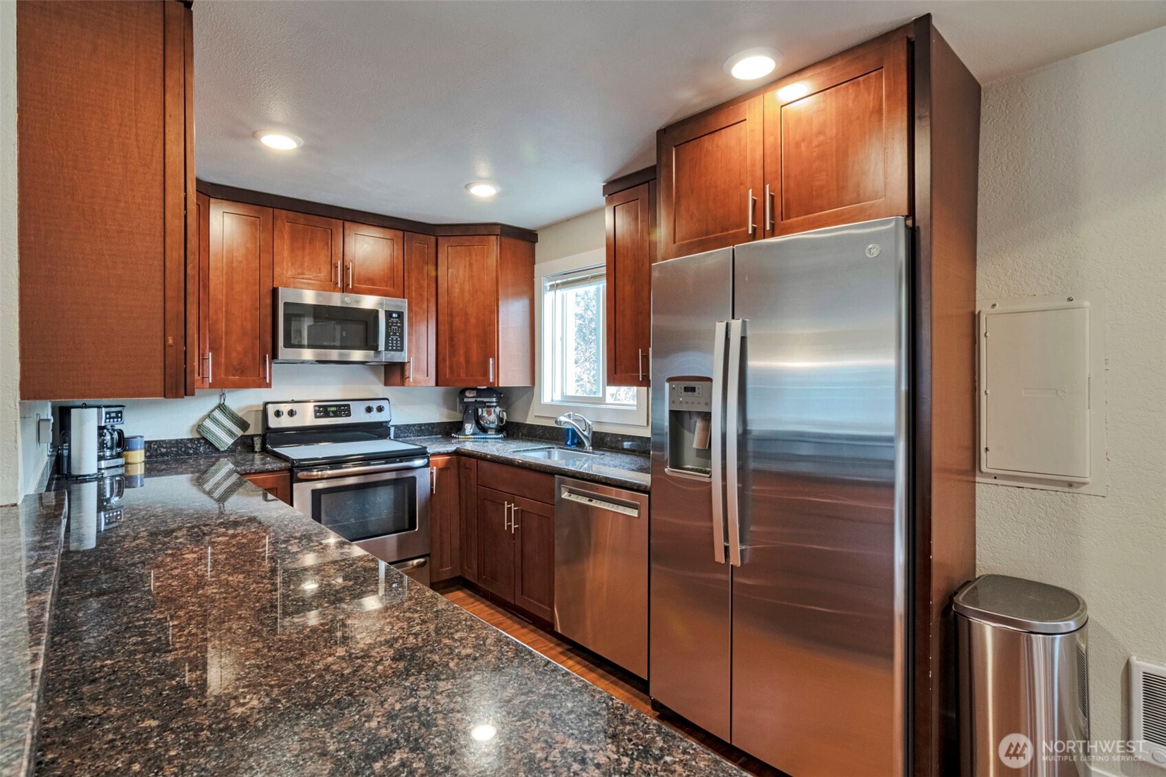 20101 14th Avenue NE Unit: 1