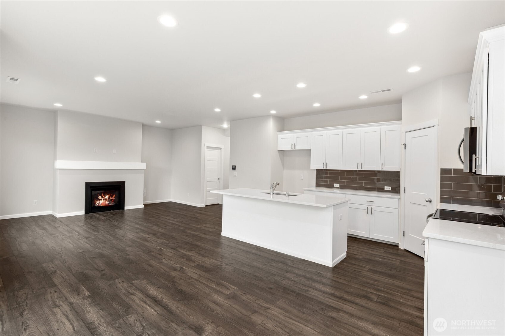 9419 Chief Leschi Street SE Unit: 7