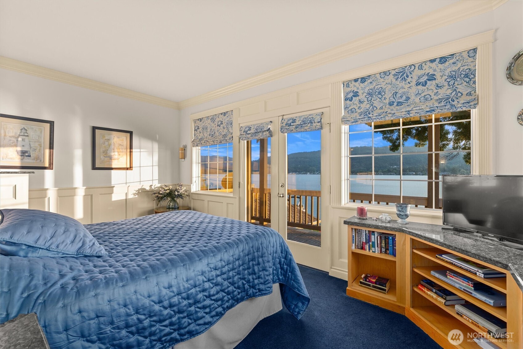 3829 E Lake Sammamish Shore Lane SE