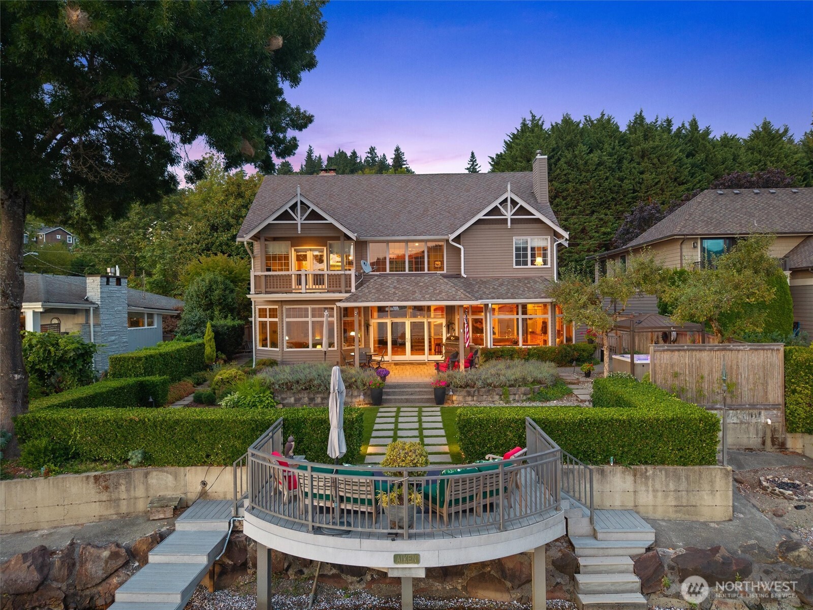 3829 E Lake Sammamish Shore Lane SE