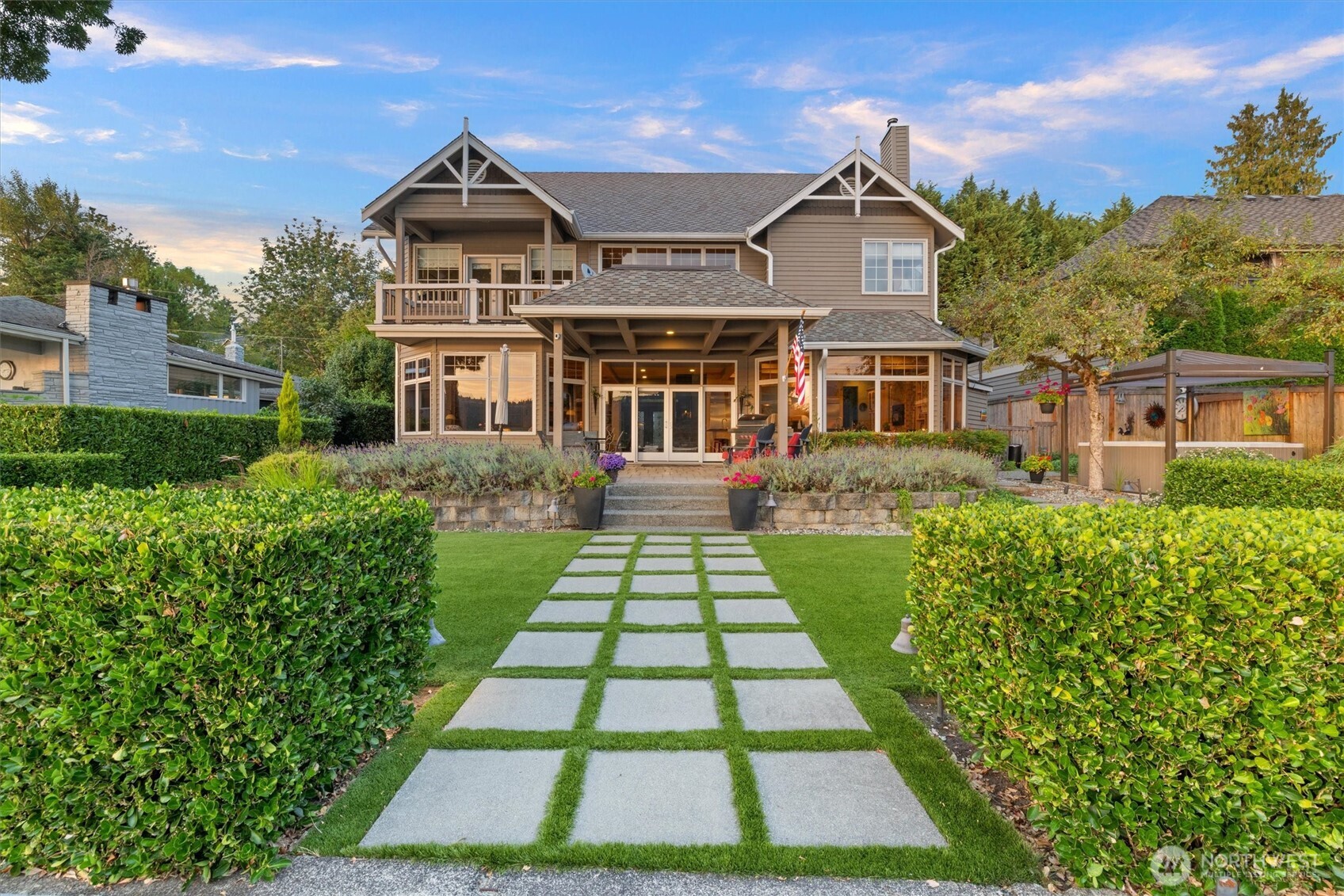 3829 E Lake Sammamish Shore Lane SE