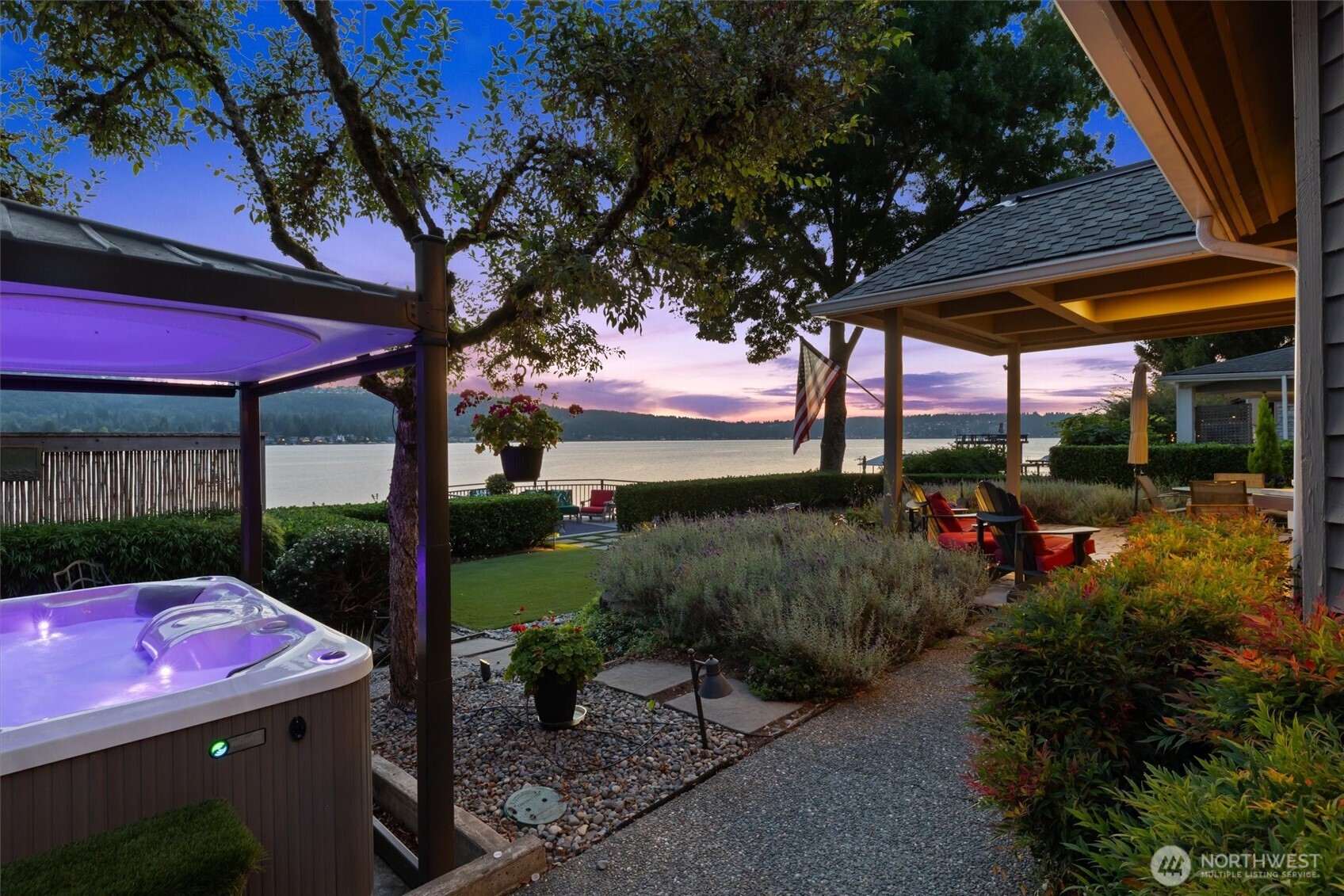 3829 E Lake Sammamish Shore Lane SE