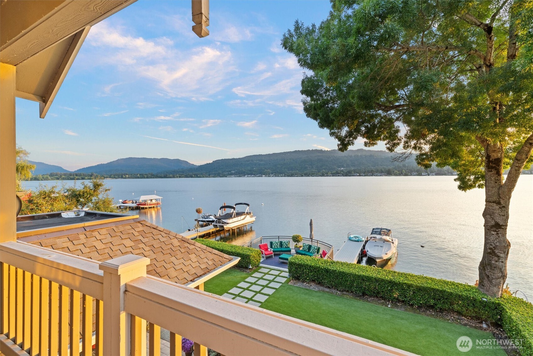 3829 E Lake Sammamish Shore Lane SE