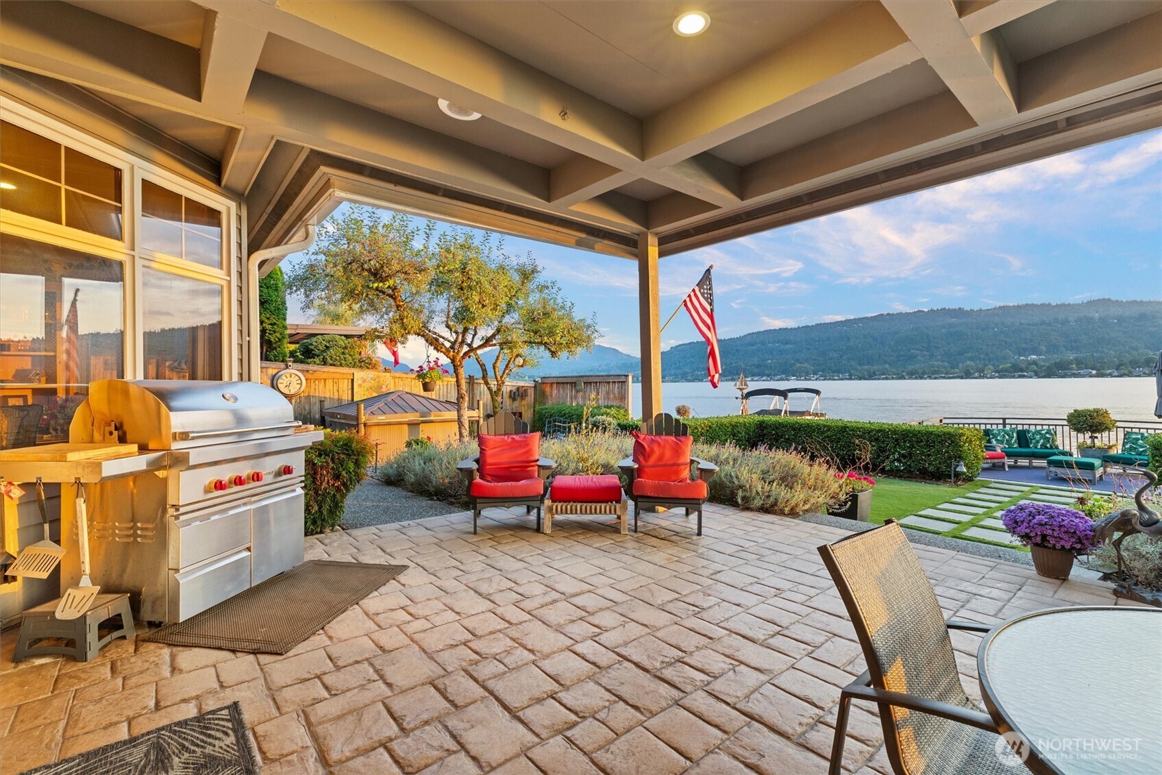 3829 E Lake Sammamish Shore Lane SE