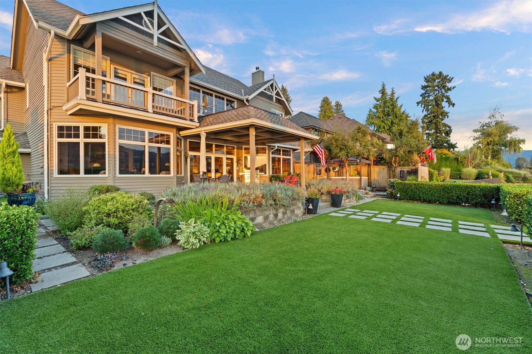 3829 E Lake Sammamish Shore Lane SE
