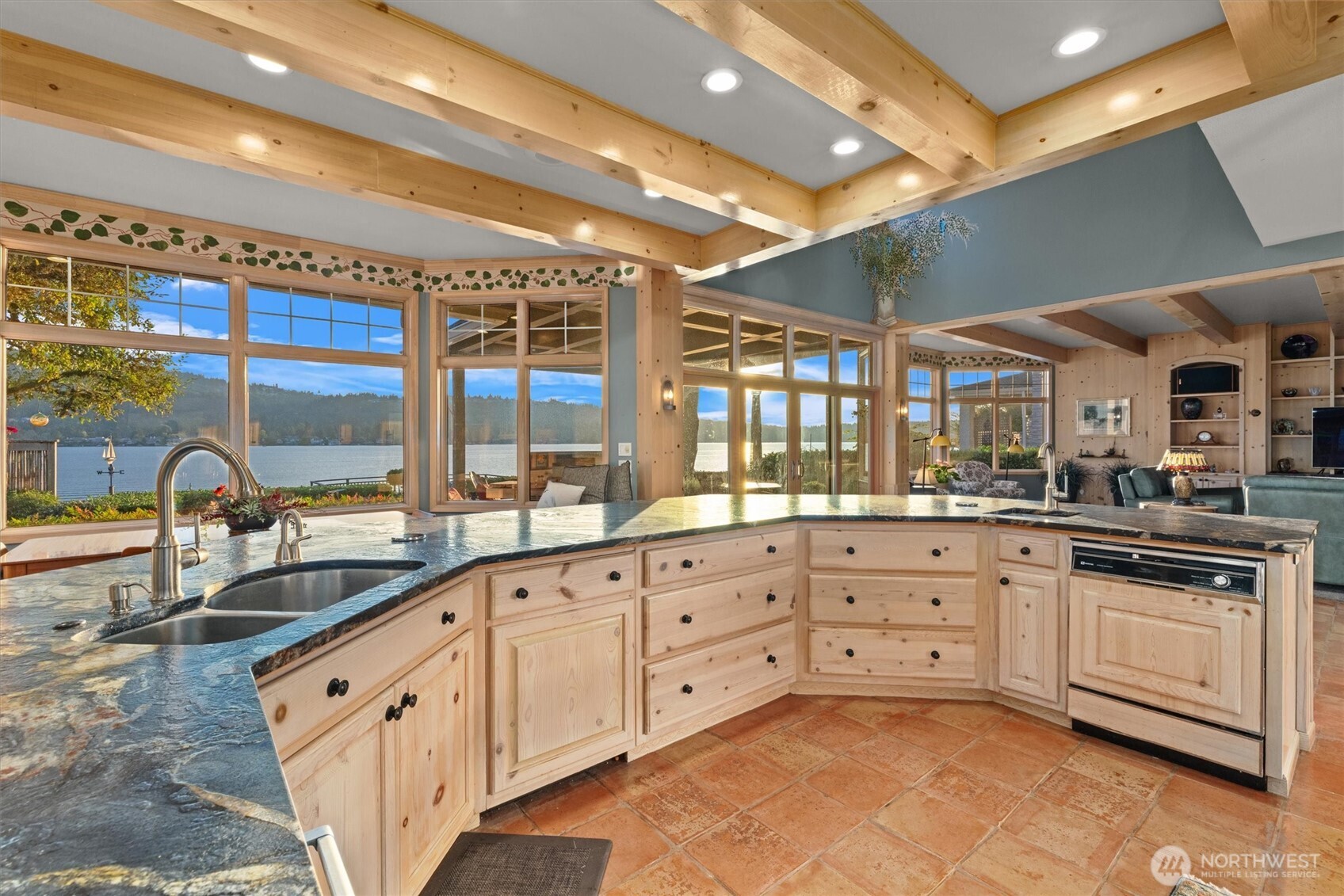 3829 E Lake Sammamish Shore Lane SE