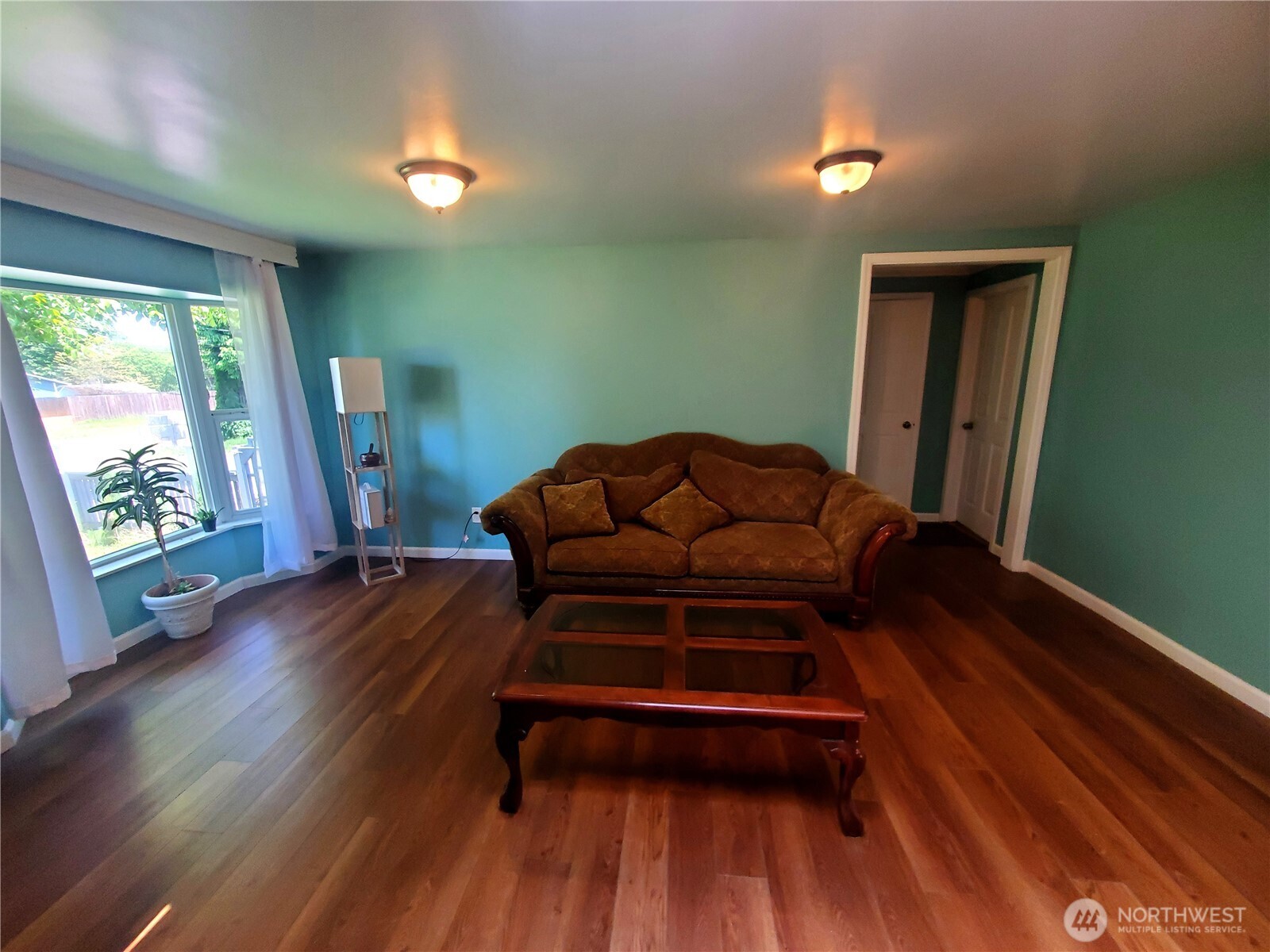 16 E Intercity Avenue