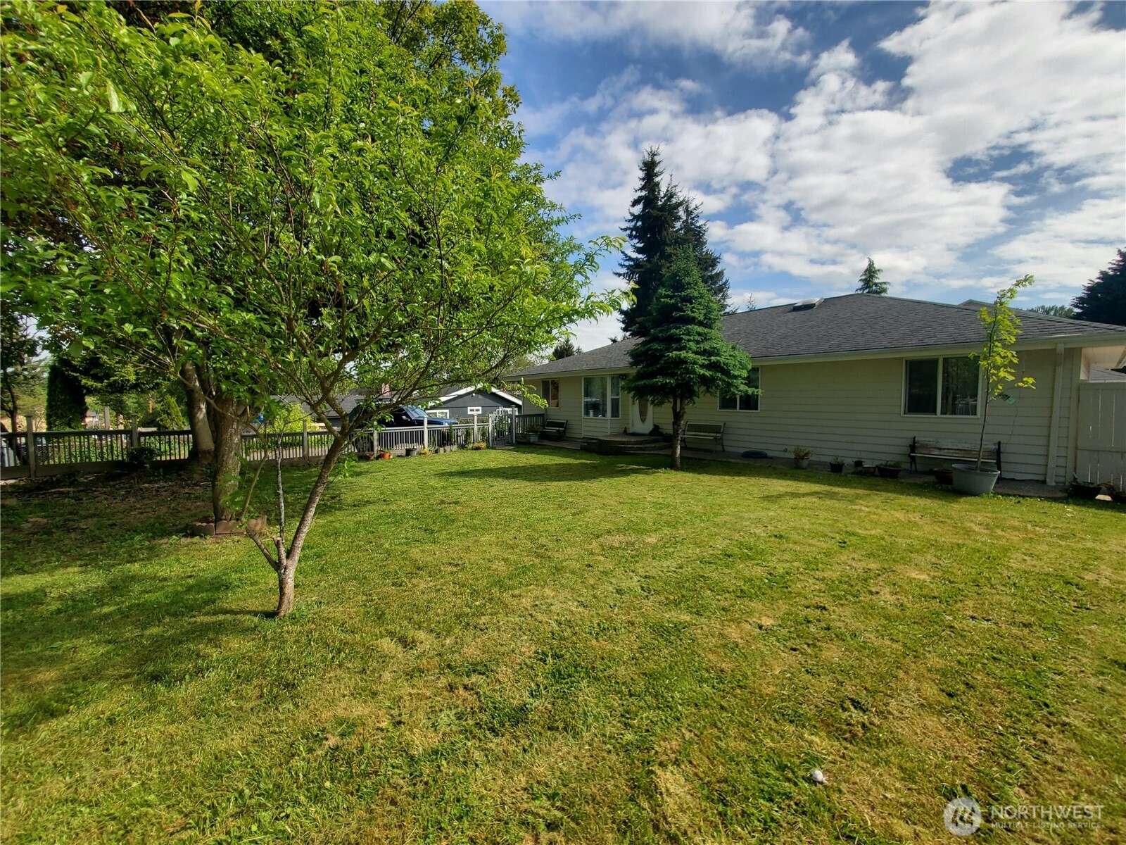 16 E Intercity Avenue