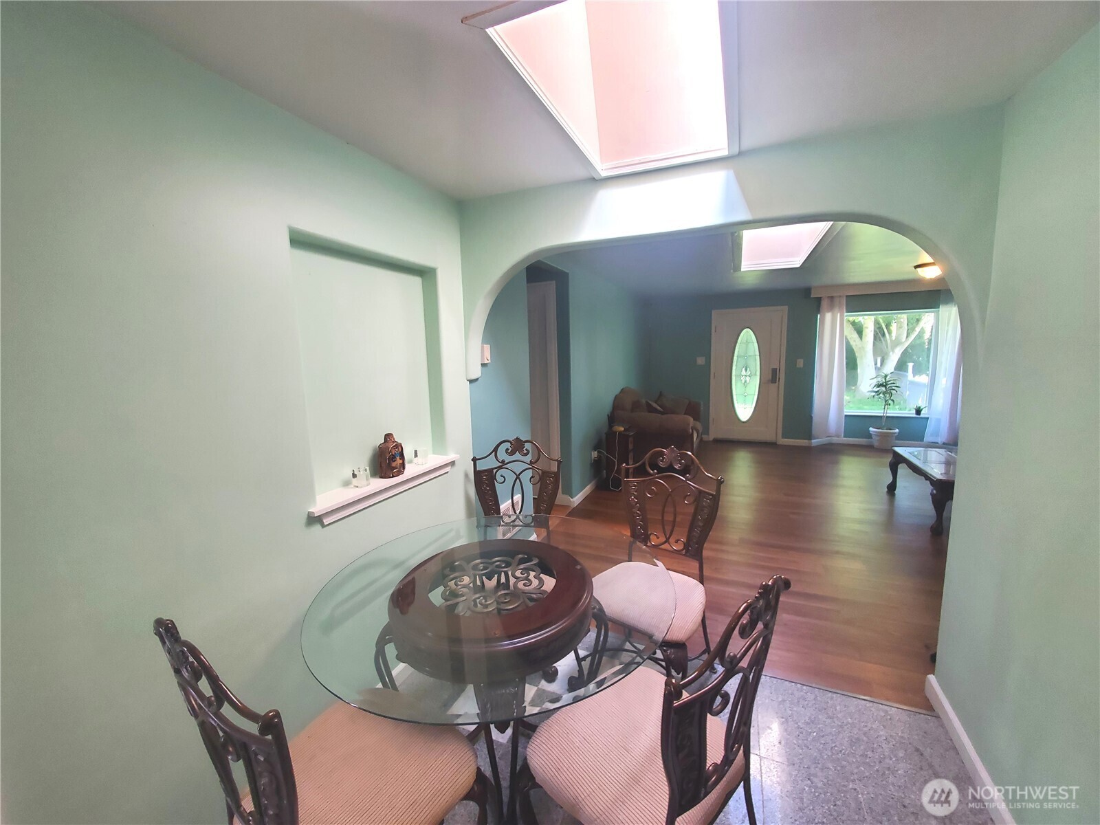 16 E Intercity Avenue