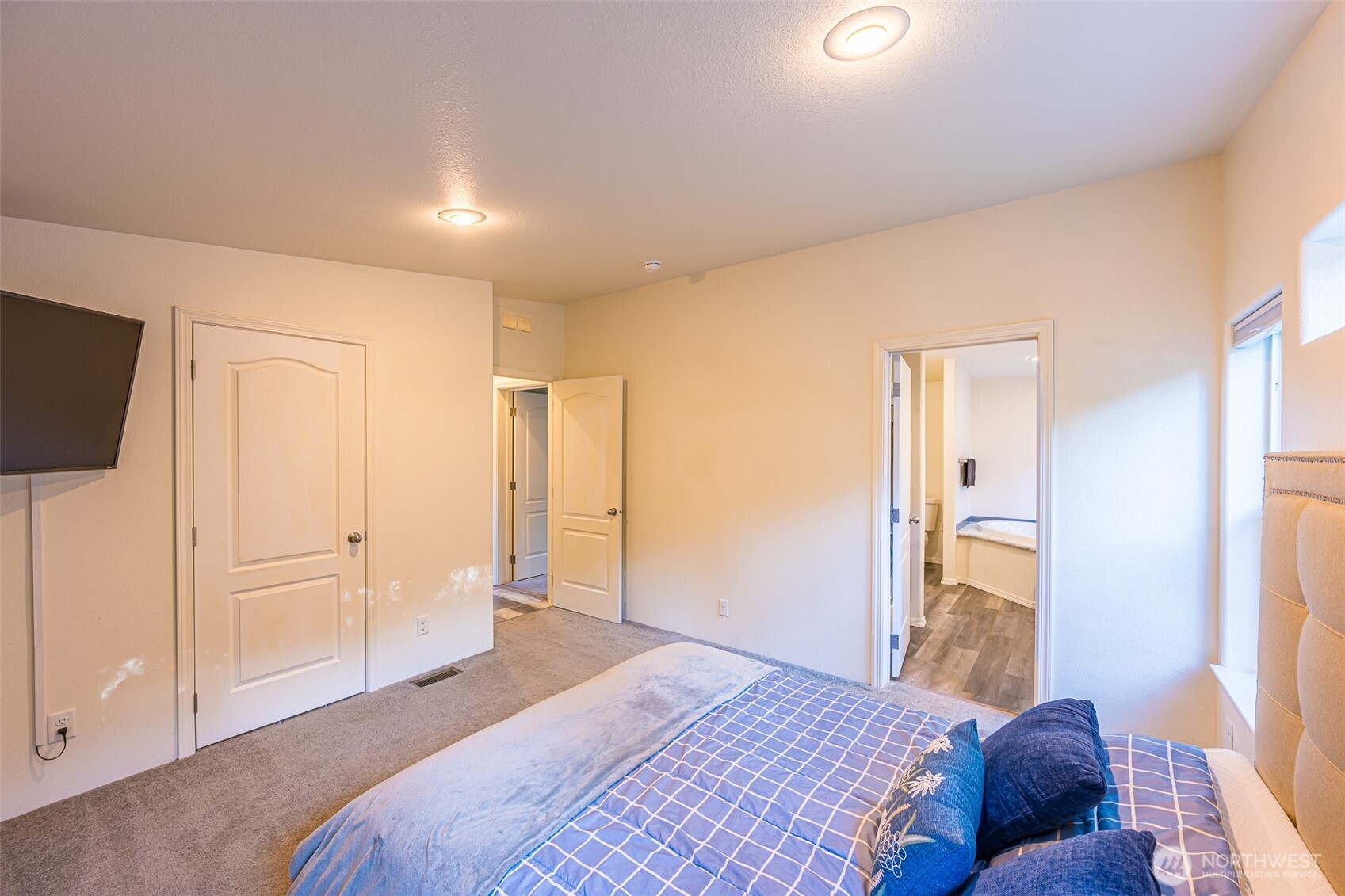 1522 W 15th Street